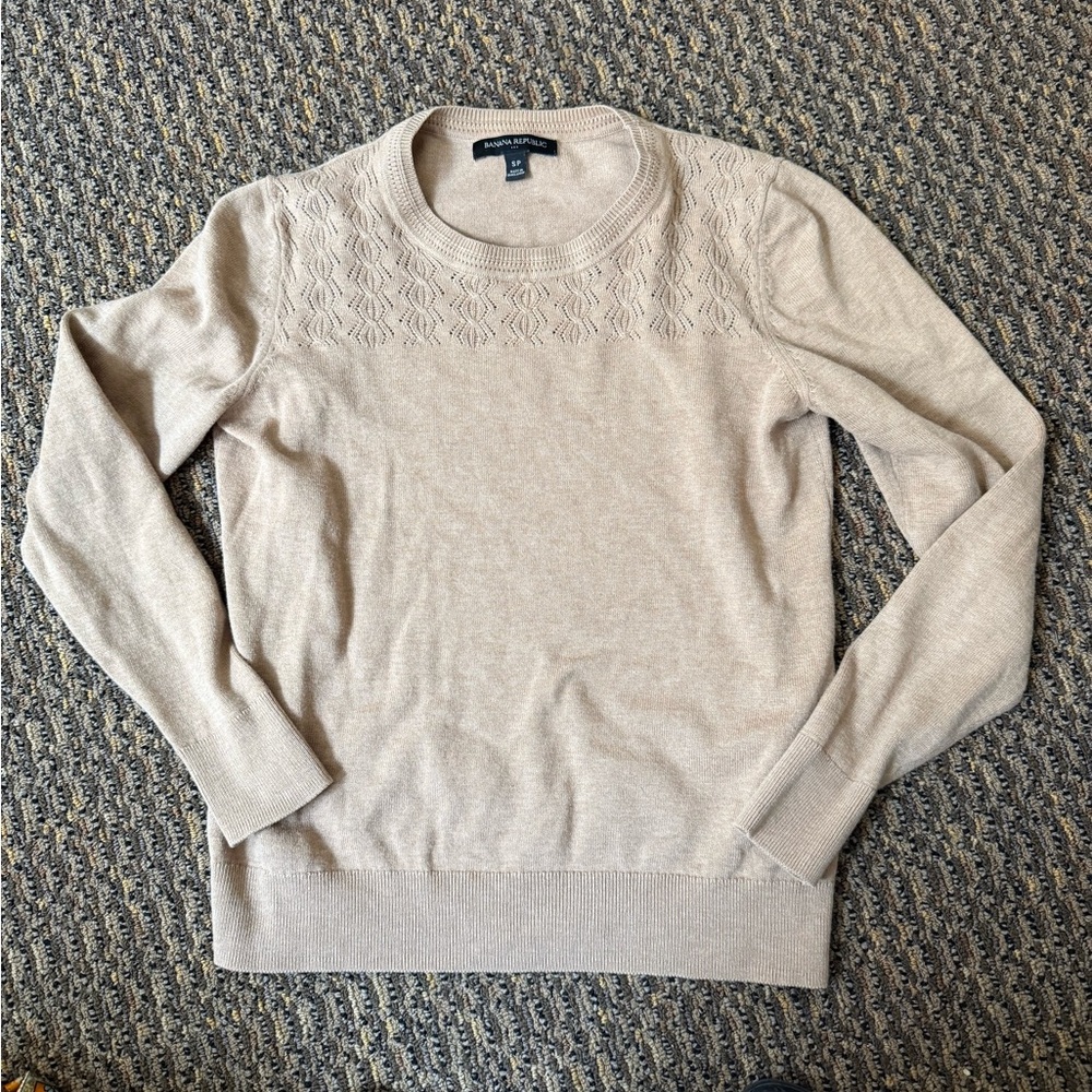 🧶 Banana Republic Women's Cream Crewneck Knit Sweater
